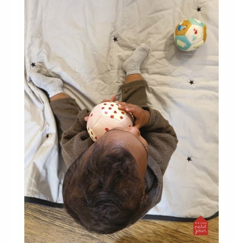 Maison Petit Jour Miękka Piłka Truskawki dla Niemowląt Malucha 10 cm